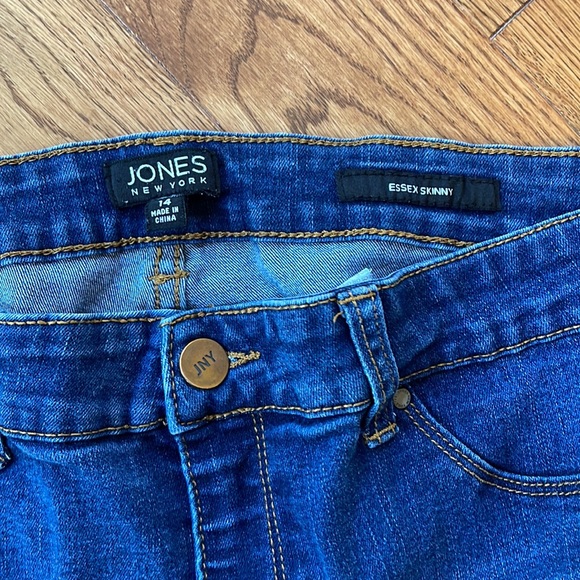 Jones New York Essex skinny jeans - Picture 2 of 7